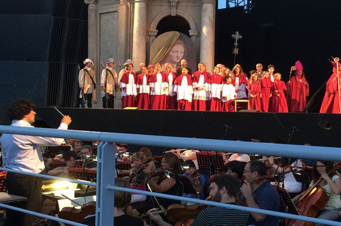 Enrico Vanzina al debutto nella regia d'opera firma la regia di Tosca