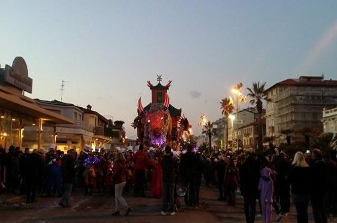 Al via il corso in notturno in un bagno di folla