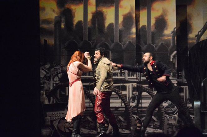 In scena al teatro Comunale di Pietrasanta un dramma della letteratura classica, “Antigone” di Vittorio Alfieri, rielaborato in chiave moderna