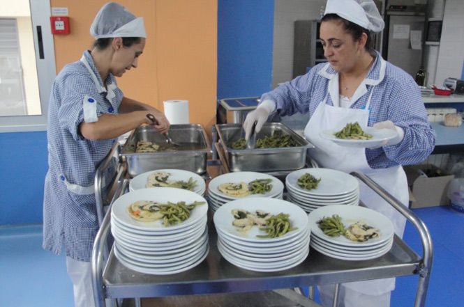 Giornata della celiachia. Tutti a tavola, tutti insieme: a scuola un menù senza glutine