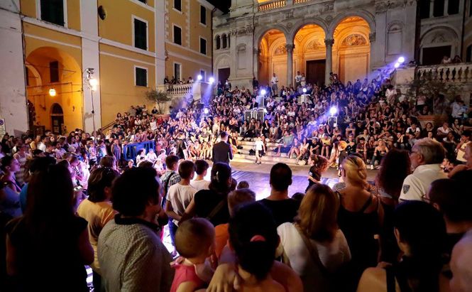 Danza: il Festival Ballet canta, il teen idol Mike Bird (Amici) e Silvia Salemi ospiti musicali in Piazza Aranci