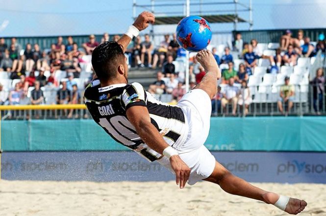 En plein anche nella tappa di casa: il Viareggio Beach Soccer vola a punteggio pieno in vetta alla Serie A