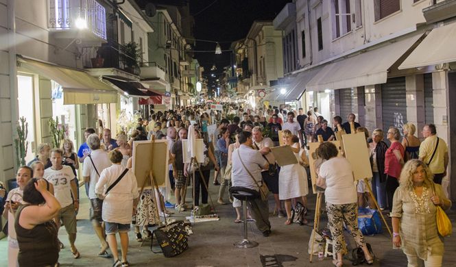 White party: venerdì 11 agosto Viareggio si tinge di bianco