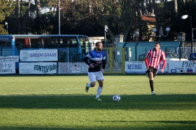 Clamoroso al Real Forte Querceta: lascia il difensore Lorenzo Biagini