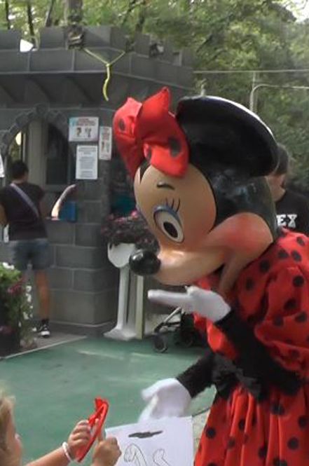 Al trenino del cuore in pineta arriva Minnie per salutare l’estate