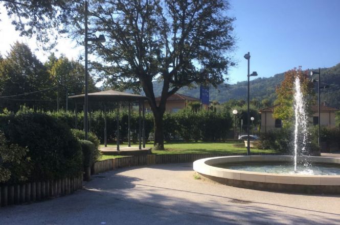 Intervento di manutenzione al parco della rimembranza