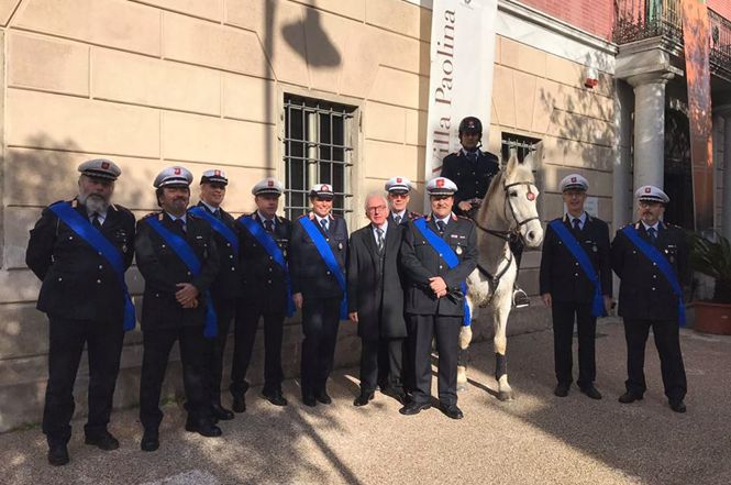 Pattuglie in bicicletta e a cavallo, più uomini in strada, maggiore percezione di sicurezza: gli obiettivi della polizia municipale per il 2018