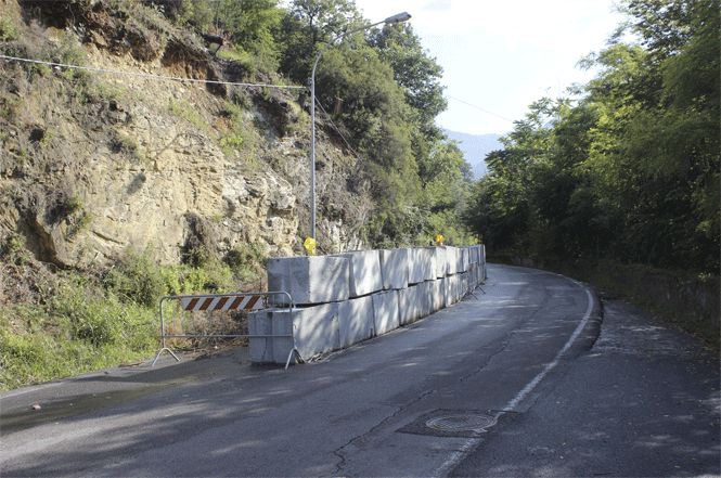 Dissesto a Pietrasanta: la frana via Valdicastello, ultimatum del comune (7 giorni) a proprietario per messa in sicurezza