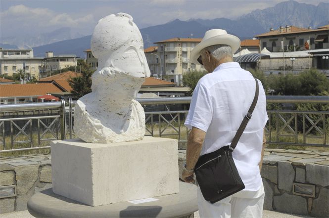 Arte: "Le Mani Segrete" degli artigiani in mostra a Tonfano, 10 opere contamino la Marina