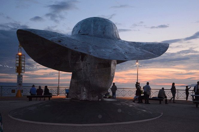 Astronomia: pontile di Tonfano spento per 103 minuti per l'eclissi più lunga del secolo, Pietrasanta abbraccia l'evento astronomico dell'estate