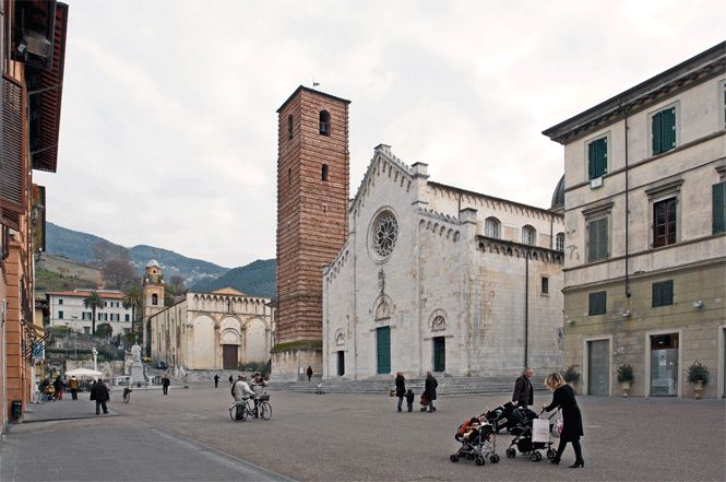 Arte: 150esimo Madonna del Sole, inaugurata la collettiva in Municipio