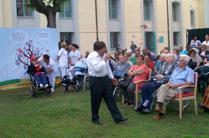 Estate italiana nel giardino della RSA Tabarracci