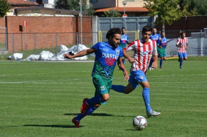 Viareggio unica squadra della Serie D che le ha perse tutte. Vince il Seravezza con un super Rodriguez. Pari del Real FQ a Prato