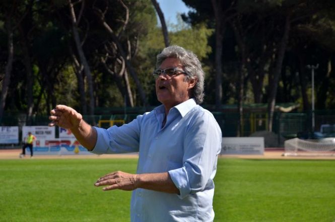 Brutte sconfitte per Viareggio e Seravezza negli anticipi. Perde male anche il Real FQ e salta la panchina di Bresciani. Pareggi esterni per Camaiore e Pietrasanta