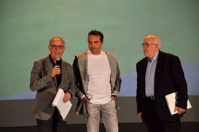Presentato il libro sui 100 anni del calcio a Viareggio. È in vendita a 10 euro ed è a scopo benefico