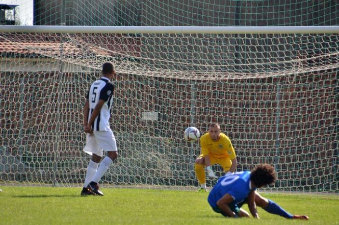 Il Real FQ si mette al sicuro. Male il Viareggio a Massa. Seravezza sconfitto a Bastia
