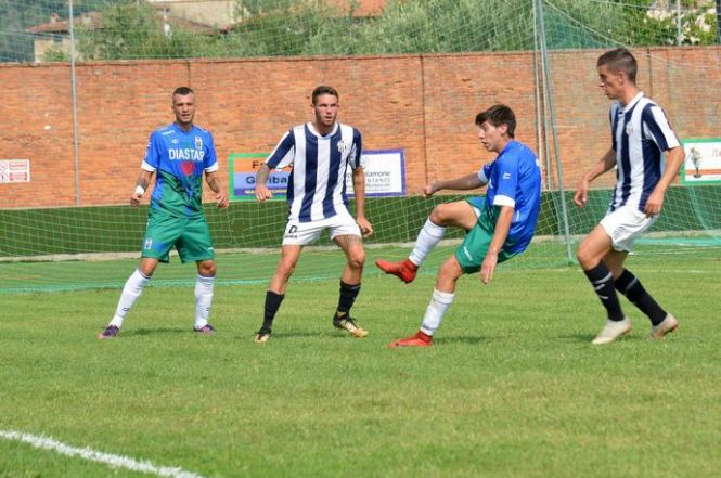 Seravezza e Real FQ iniziano con un pari in Serie D. In Coppa d'Eccellenza bene il Camaiore e male la Virtus Viareggio