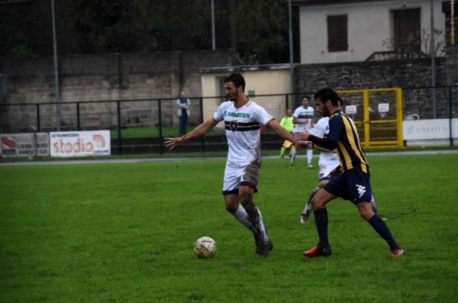Sconfitte per Seravezza e Real Forte Querceta. Il Camaiore stravince il "derby" con la Virtus Viareggio