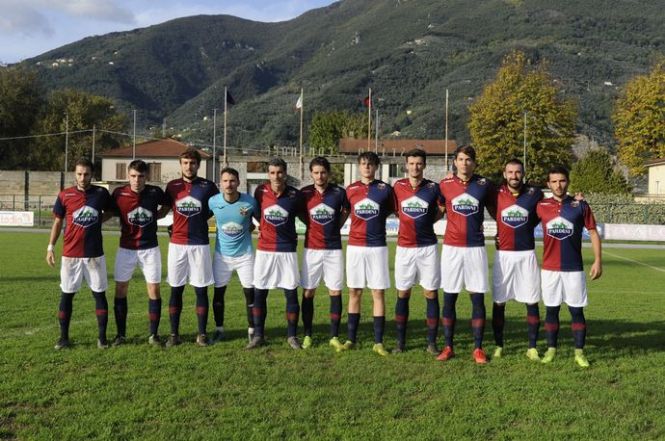 In Serie D Seravezza incontenibile, pari Real col Casale. In Eccellenza vince il Camaiore