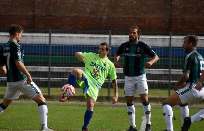 Impresona del Seravezza che espugna l'imbattuto campo della capolista Aglianese. Vince 1-0 anche il Real FQ