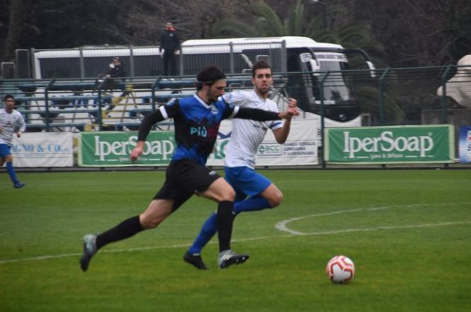 L'uomo dei gol in trasferta Pegollo con una doppietta stende la Sammaurese e regala 3 punti di platino al suo Real FQ