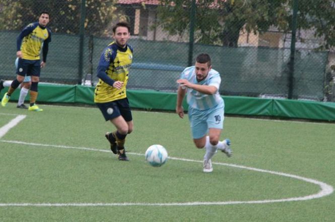 In D Adornato salva il Real FQ e match rinviato per il Seravezza. Nelle Coppe inferiori bene Capezzano, Viareggio e Fortis Camaiore