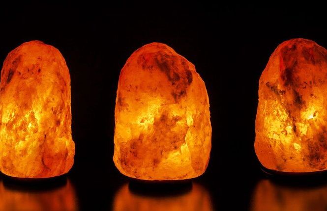 Cromoterapia e lampada di sale: ecco come rilassarsi