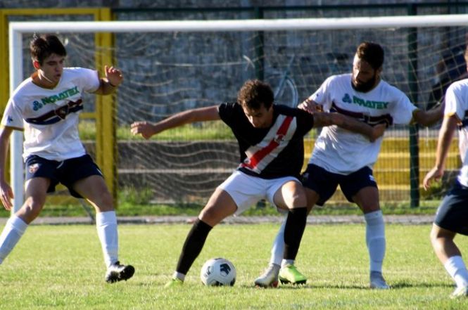 Nell'infrasettimanale di campionato pari senza reti per il Real FQ a Riccione in D. Camaiore eliminato dalla coppa d'Eccellenza. Avanti Forte e Torrelaghese!