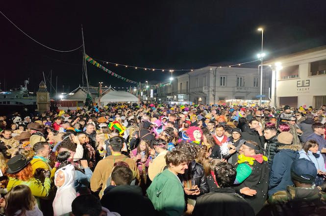 "E' qui la festa?" "Ma che domande! Non la senti la musica?!" La Darsena fa il bis