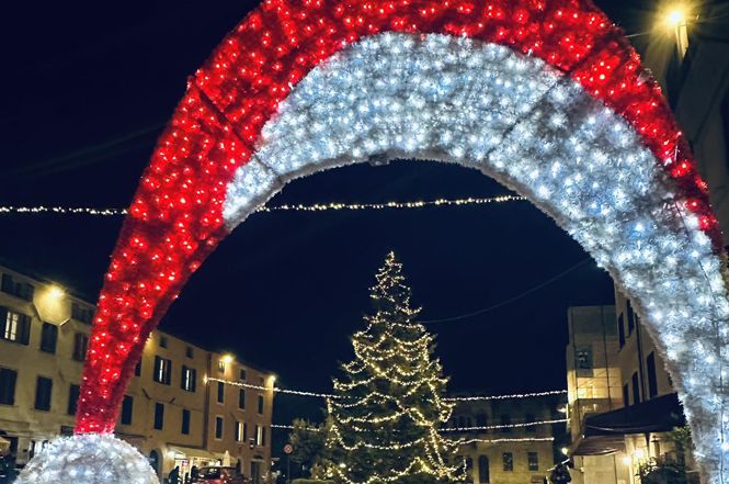 Camaiore, 100mila euro per le illuminazioni natalizie: accensione a partire dal 25 novembre