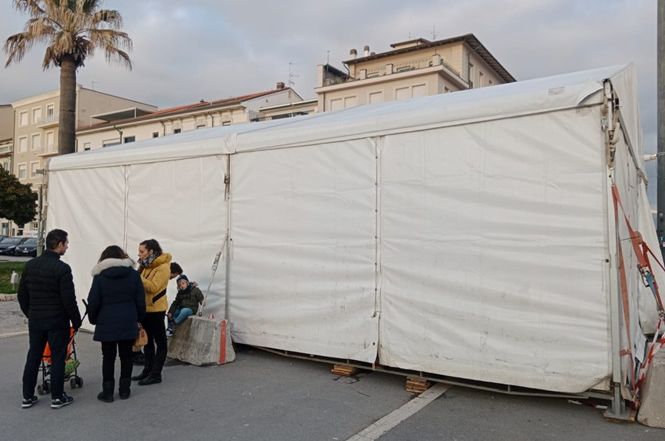 "Bomboloni caldi, calda la pizza": a Carnevale, Misericordia e Croce Verde tornano sui viali a mare