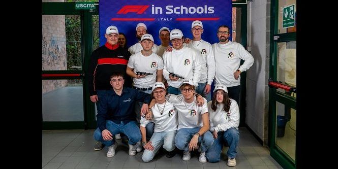 Concorso F1 in schools. Il team “Fermi Corse” accede alle semifinali