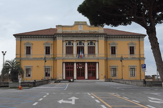 Pietrasanta, apertura straordinaria dell’ufficio elettorale