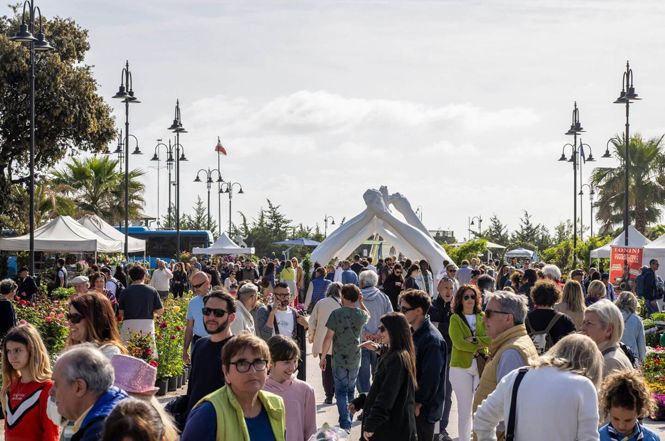 Il Consorzio di Promozione Turistica della Versilia vince il bando per la gestione di cinque eventi estivi a Tonfano. Partenza con “Arte in strada”