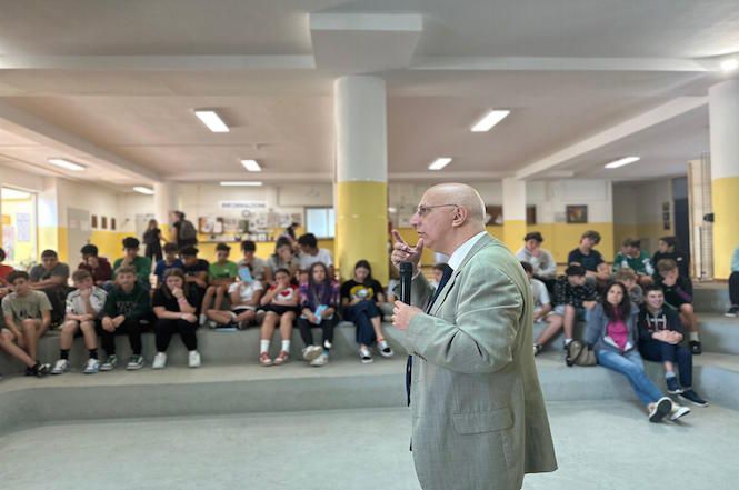 Premio Letterario Camaiore: il Presidente Brancale incontra gli studenti delle scuole