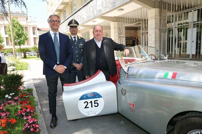 Domani , a partire dalle 18:30 la Mille Miglia battezza Viareggio e Torre del Lago
