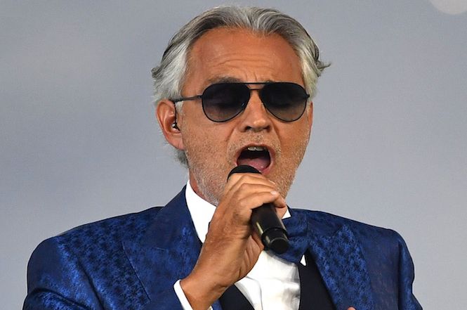 Premio Villa Bertelli ad Andrea Bocelli per i suoi 30 anni di carriera