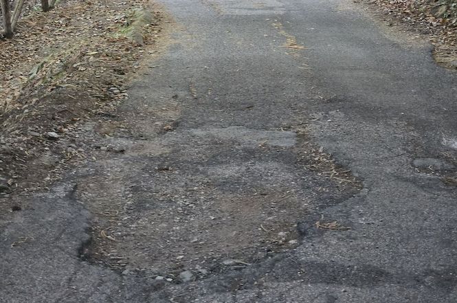 Stazzema: iniziano i lavori della Cemenbit sulle strade comunali