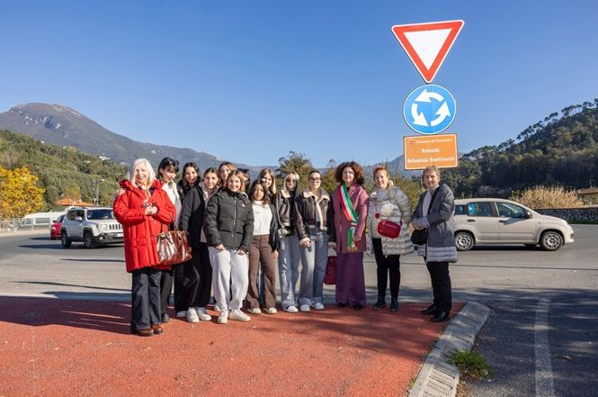 Nasce a Camaiore la Rotatoria “Artemisia Gentilischi”