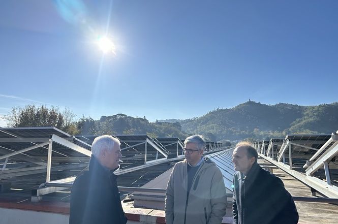 Nuovo impianto fotovoltaico per il Palasport di Camaiore: 150 pannelli per l’autosufficienza energetica del ‘palazzetto’