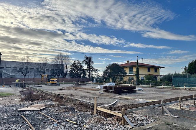 Nuova tensostruttura a Capezzano: partiti i lavori per il nuovo spazio sportivo