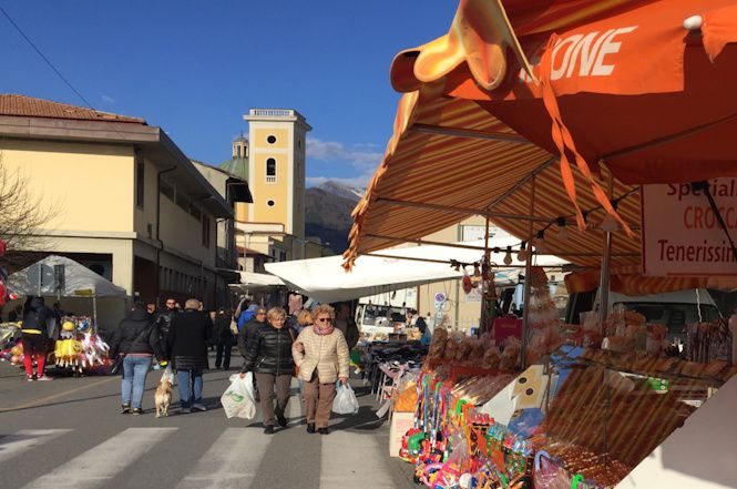 Querceta, ultimi preparativi per la festa patronale del 19