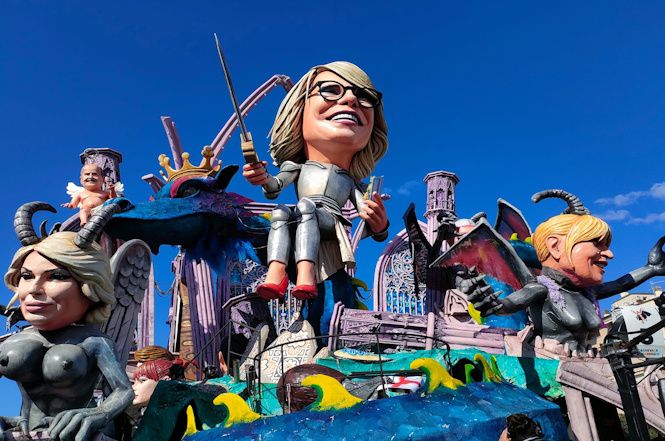 "La condottiera" di Luca Bertozzi arriva in piazza Mazzini