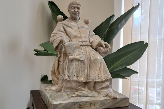 Pietrasanta, presentati i modelli del monumento a Papa Leone X, “inventore” della Versilia