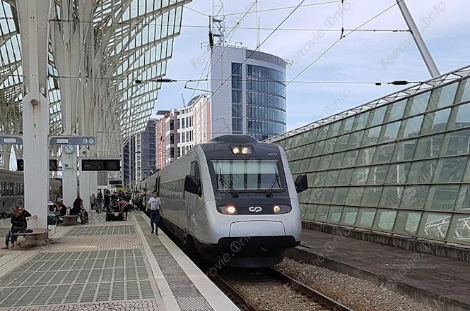 In Portogallo multe per "uso improprio di dispositivi sonori" a bordo dei treni