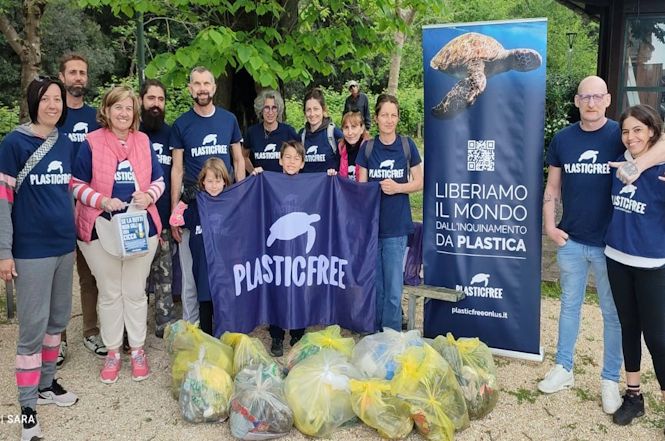 Tanti partecipanti al primo raduno "verde" per ripulire la Versiliana
