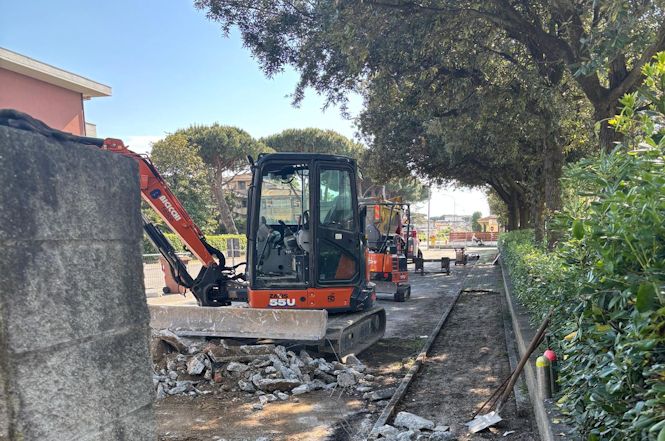 Lido, riparte il cantiere della pista ciclabile su via delle Serre