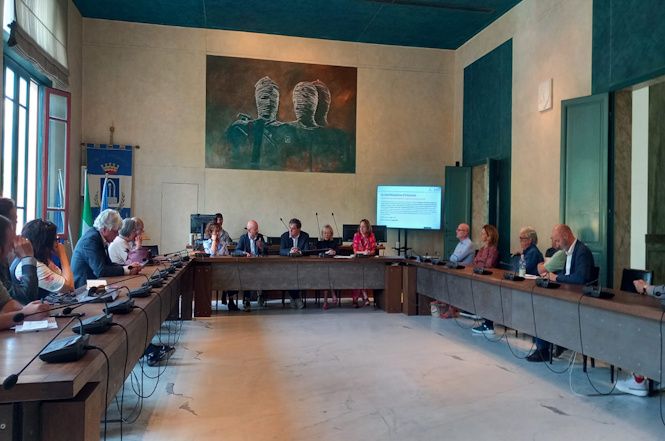 Capitale dell’Arte contemporanea, Pietrasanta “chiama” la Versilia