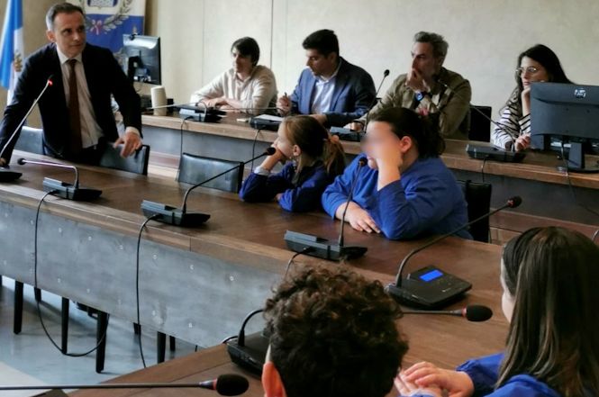 Pietrasanta, alunni della Barsottini a “Il Comune diventa Elementare”