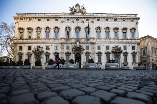 Camaiore esulta per la decisione della Corte Costituzionale: figli riconosciuti da due madri